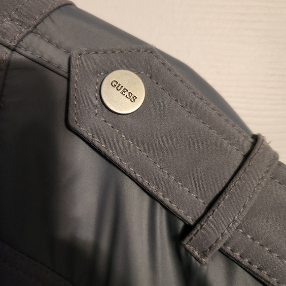 GUESS Men's XXL water-resistant jacket. - Picture 9 of 16